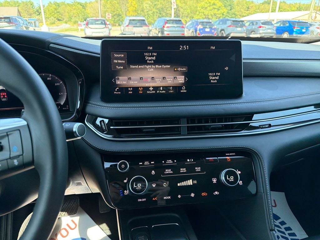 2023 INFINITI QX60 LUXE