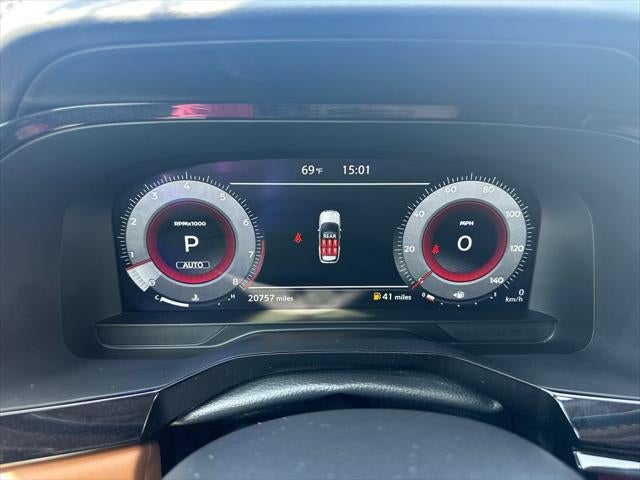 2025 Nissan Pathfinder Platinum