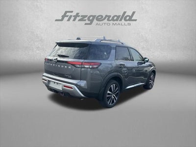 2025 Nissan Pathfinder Platinum