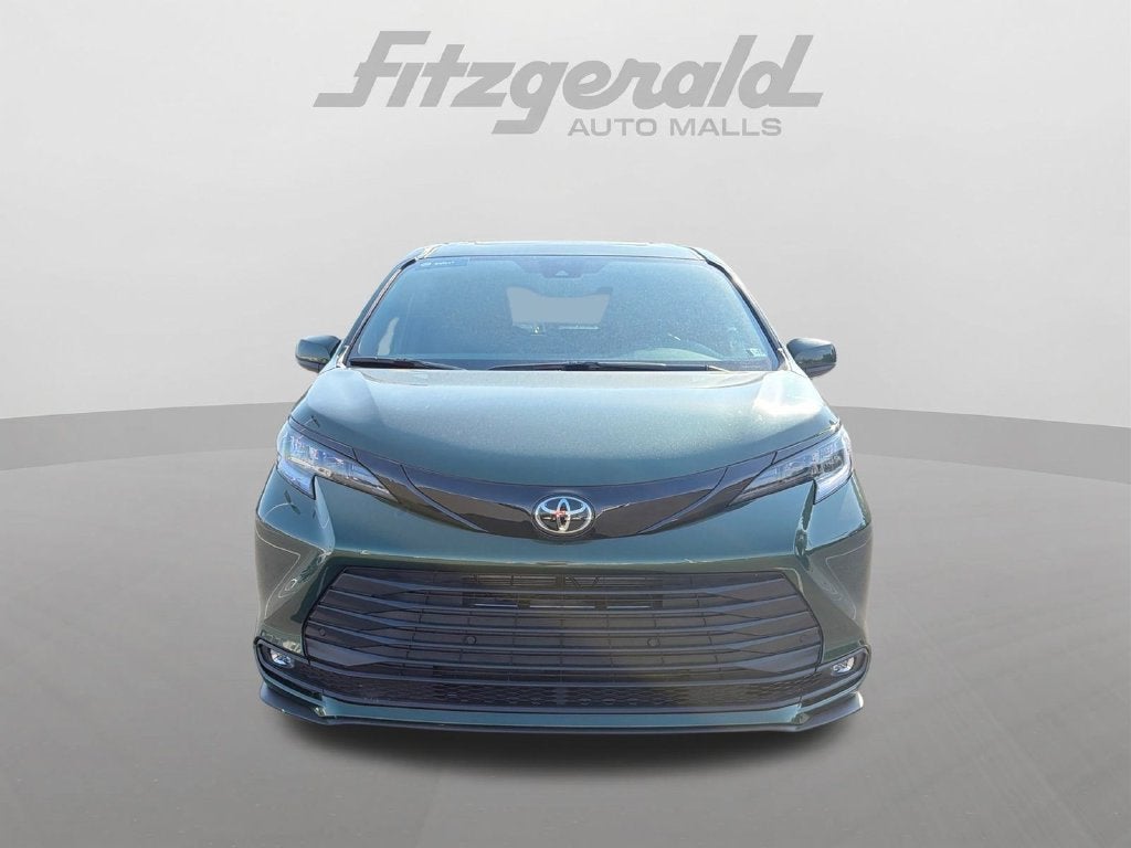 2026 Toyota Sienna Woodland Edition 7 Passenger