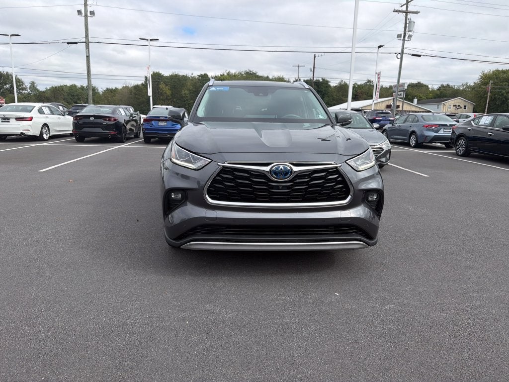2021 Toyota Highlander Hybrid Platinum