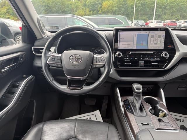 2021 Toyota Highlander Hybrid Platinum