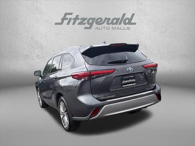 2021 Toyota Highlander Hybrid Platinum