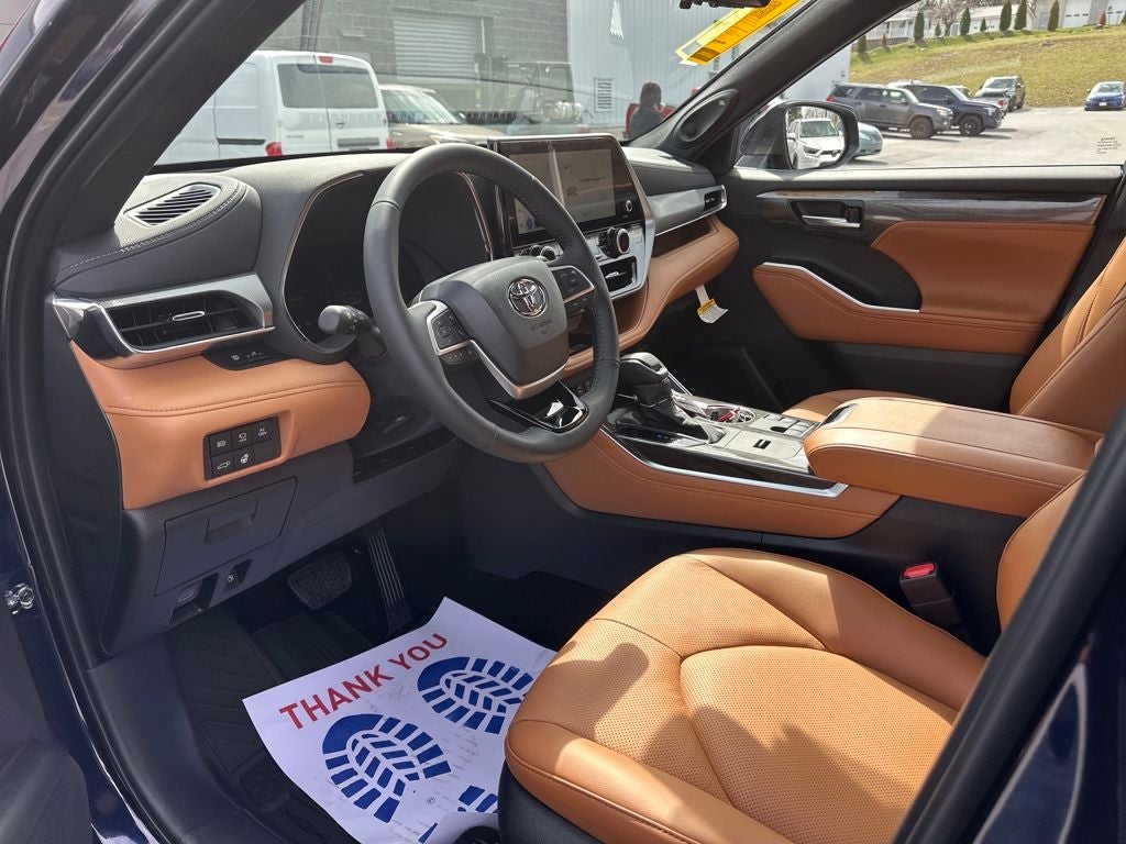 2026 Toyota Highlander Hybrid Hybrid Platinum