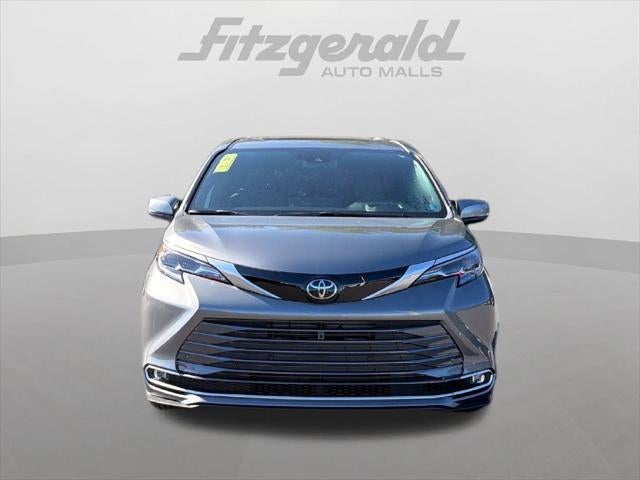 2026 Toyota Sienna Platinum 7 Passenger