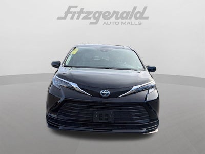 2025 Toyota Sienna LE 8 Passenger