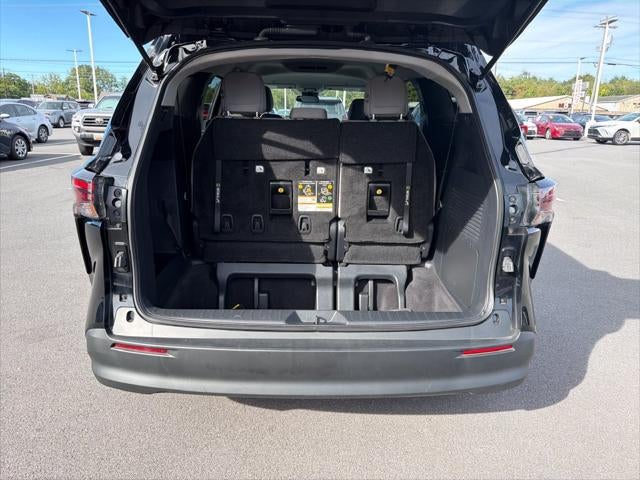 2025 Toyota Sienna LE 8 Passenger