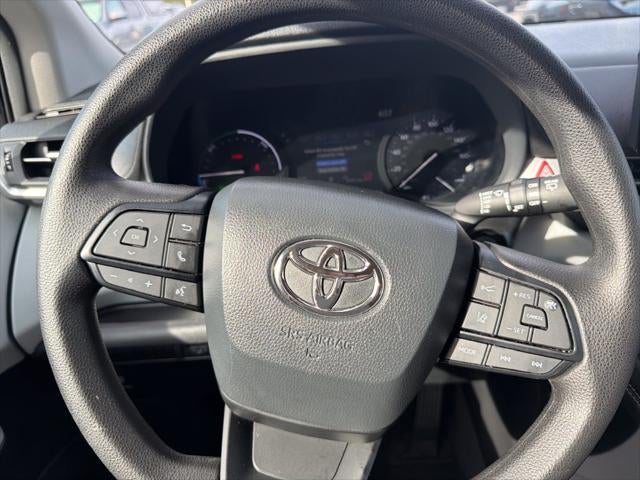 2025 Toyota Sienna LE 8 Passenger
