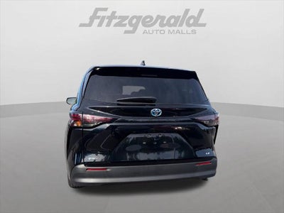 2025 Toyota Sienna LE 8 Passenger