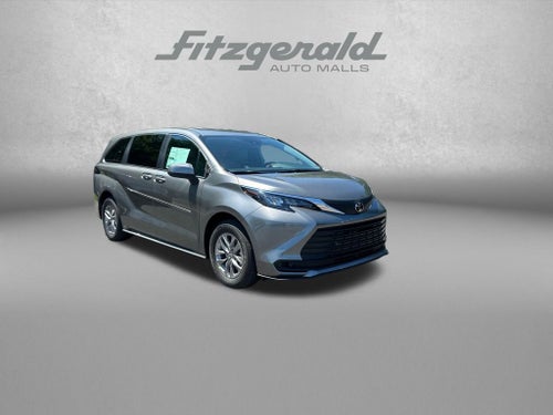 2026 Toyota Sienna LE 8 Passenger