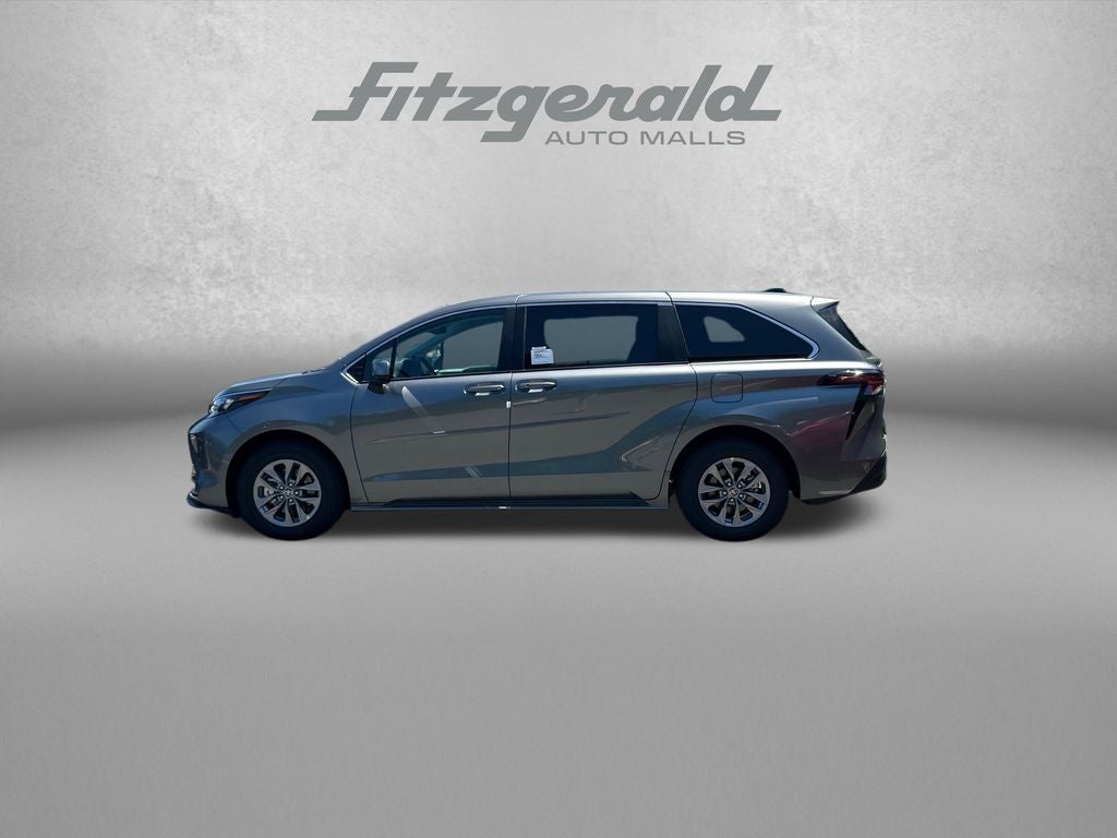 2026 Toyota Sienna LE 8 Passenger