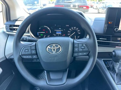 2026 Toyota Sienna LE 8 Passenger