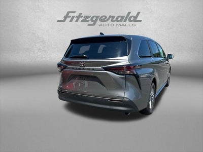 2026 Toyota Sienna LE 8 Passenger