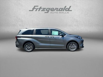 2026 Toyota Sienna LE 8 Passenger