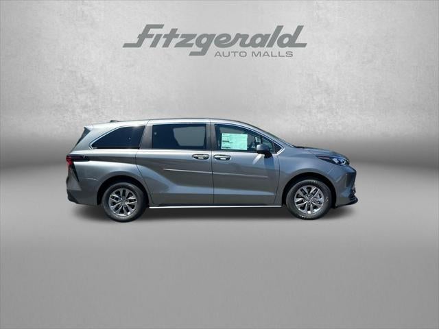 2026 Toyota Sienna LE 8 Passenger