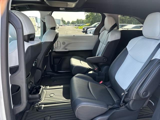 2026 Toyota Sienna XSE 7 Passenger