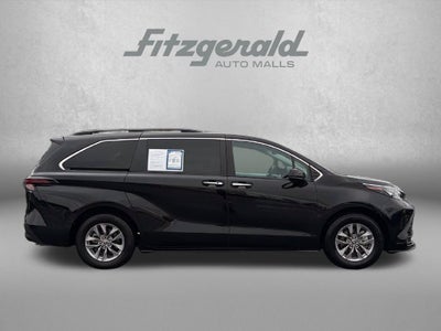 2025 Toyota Sienna XLE 8 Passenger