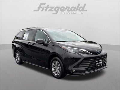 2025 Toyota Sienna XLE 8 Passenger