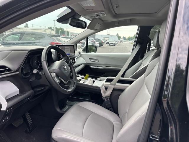 2025 Toyota Sienna XLE 8 Passenger