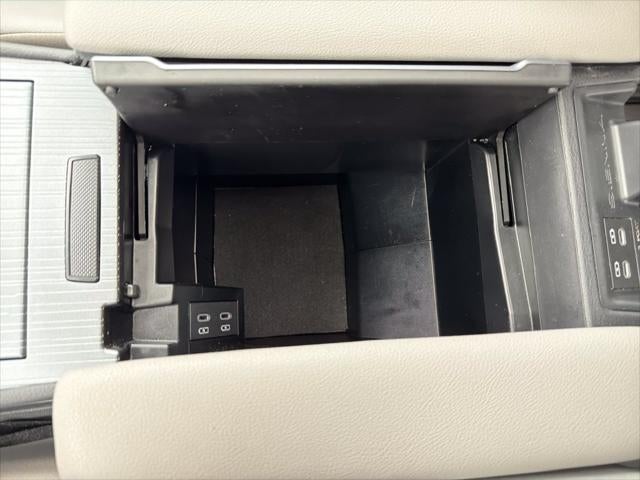 2025 Toyota Sienna XLE 8 Passenger
