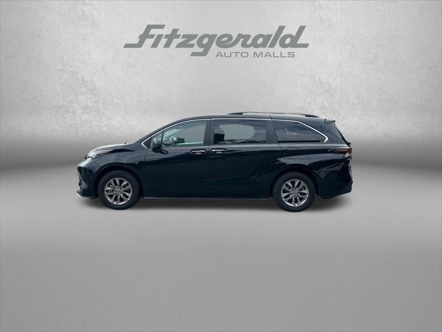 2025 Toyota Sienna XLE 8 Passenger