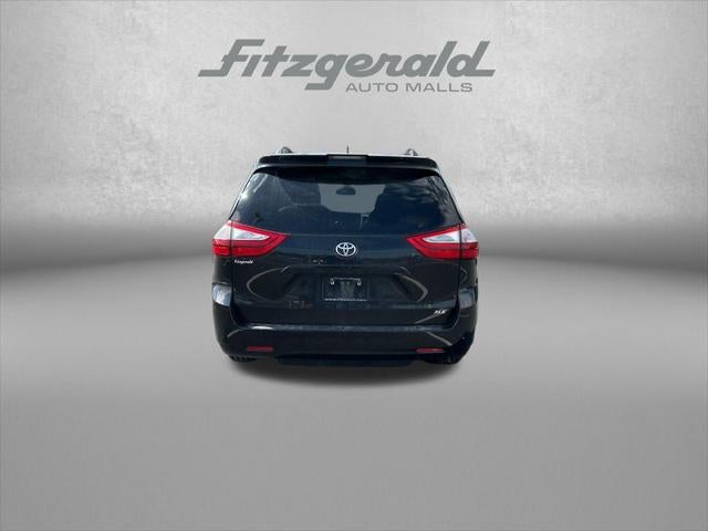 2018 Toyota SIENNA XLE 3.5L XLE 8 Passenger