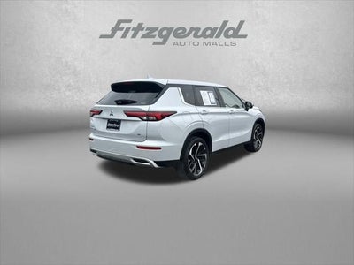 2024 Mitsubishi Outlander SE