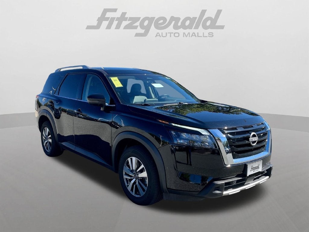 2025 Nissan Pathfinder SL