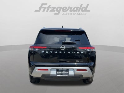 2025 Nissan Pathfinder SL
