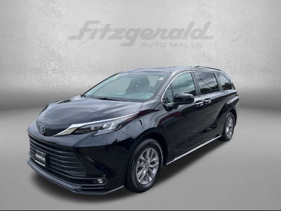 2025 Toyota Sienna XLE 8 Passenger