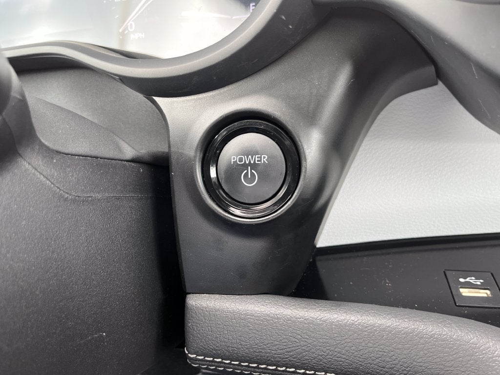 2025 Toyota Sienna XLE 8 Passenger