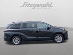 2025 Toyota Sienna XLE 8 Passenger