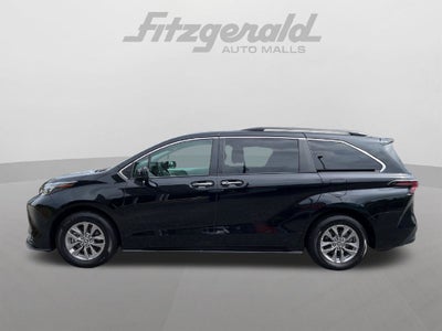 2025 Toyota Sienna XLE 8 Passenger