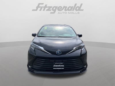 2025 Toyota Sienna XLE 8 Passenger