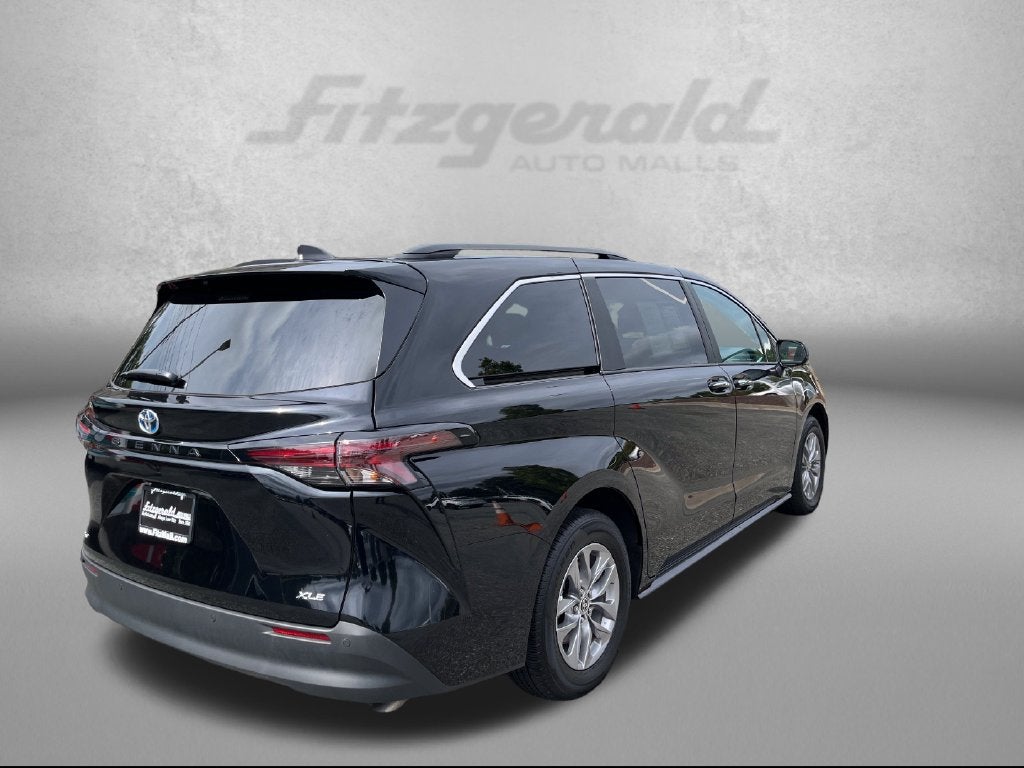 2025 Toyota Sienna XLE 8 Passenger