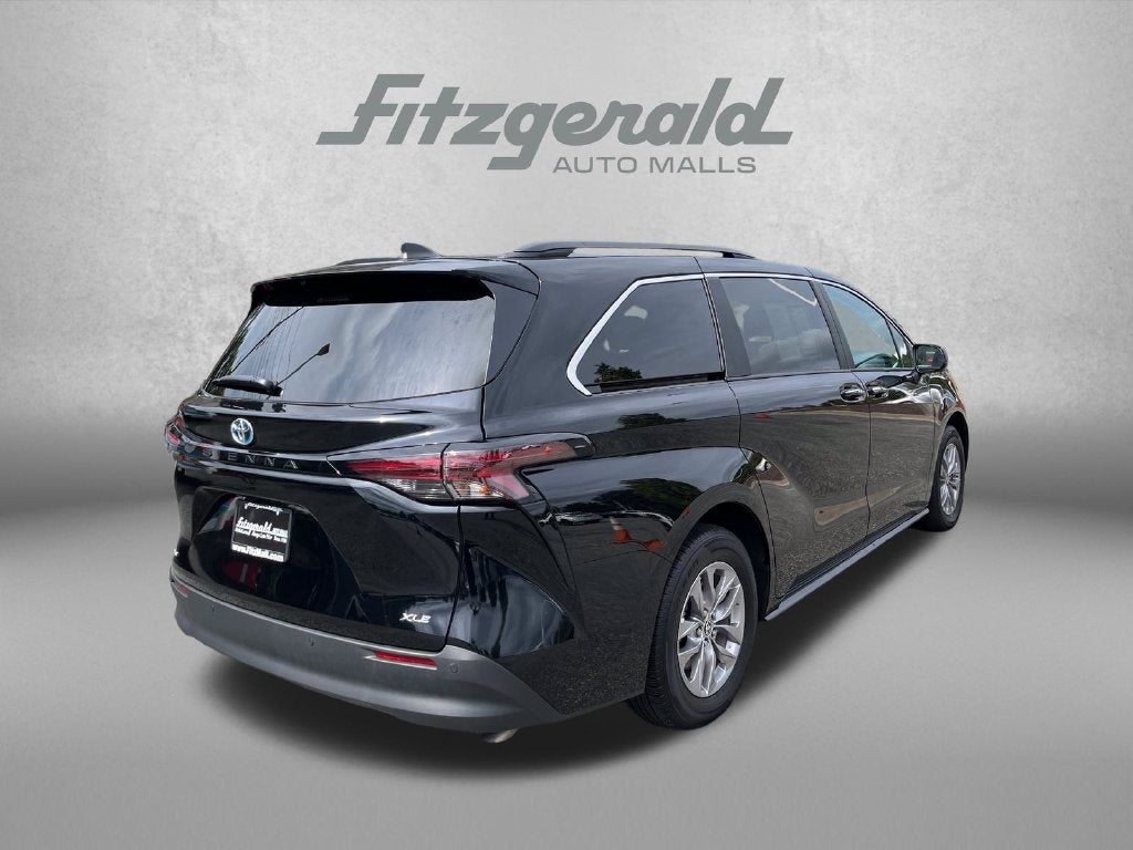 2025 Toyota Sienna XLE 8 Passenger