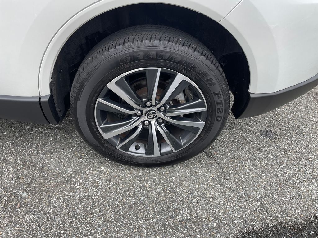 2024 Toyota Venza LE