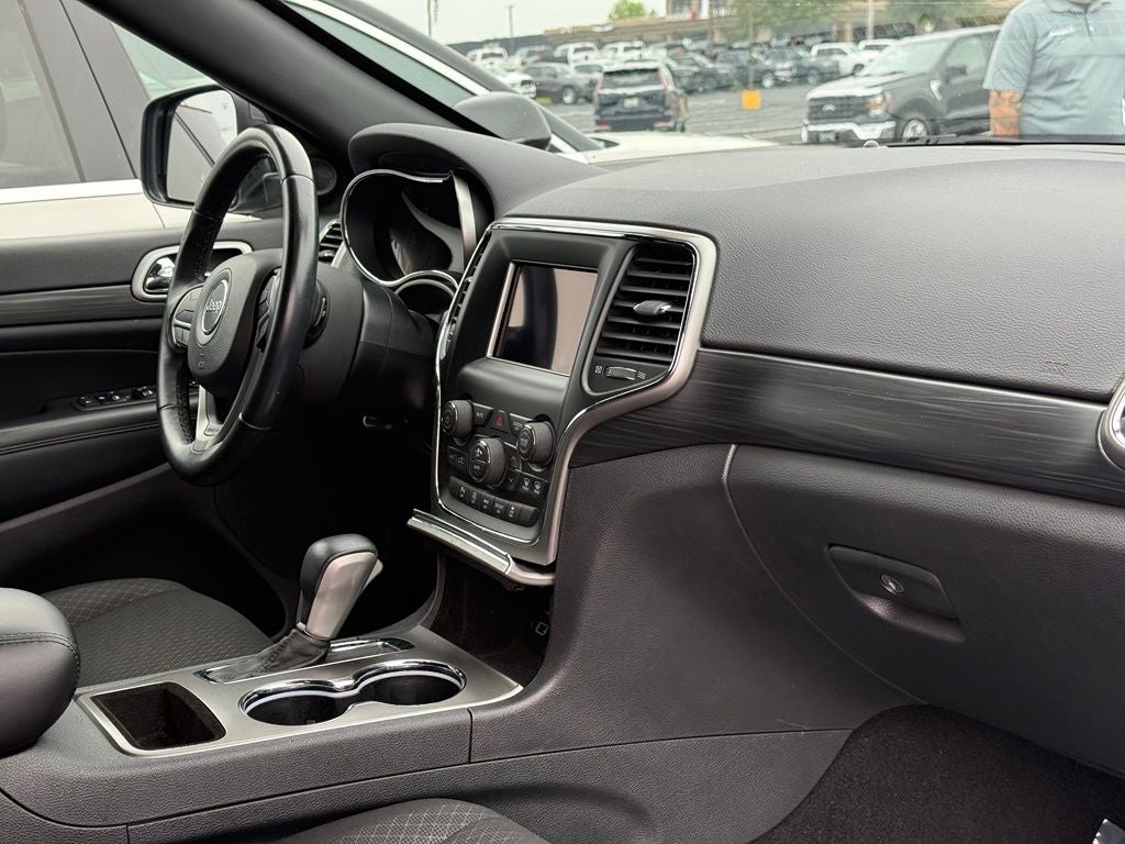 2020 Jeep Grand Cherokee Laredo E