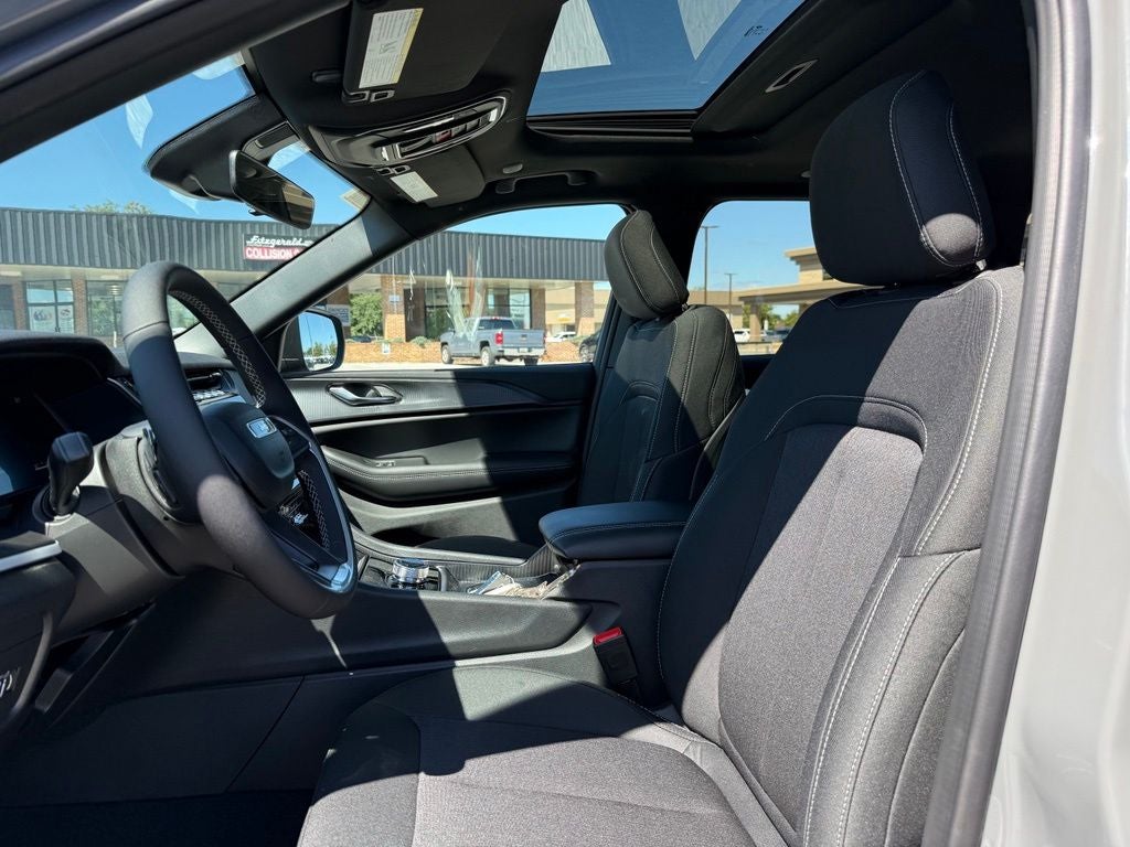 2027 Jeep Grand Cherokee Laredo X