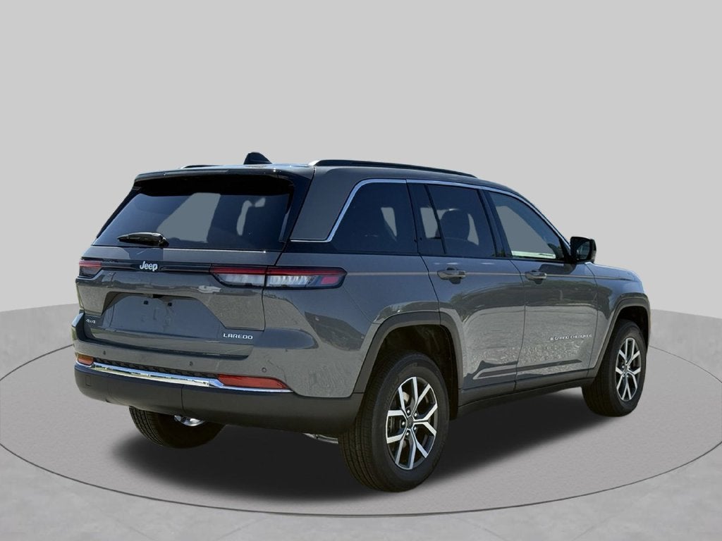 2027 Jeep Grand Cherokee Laredo X