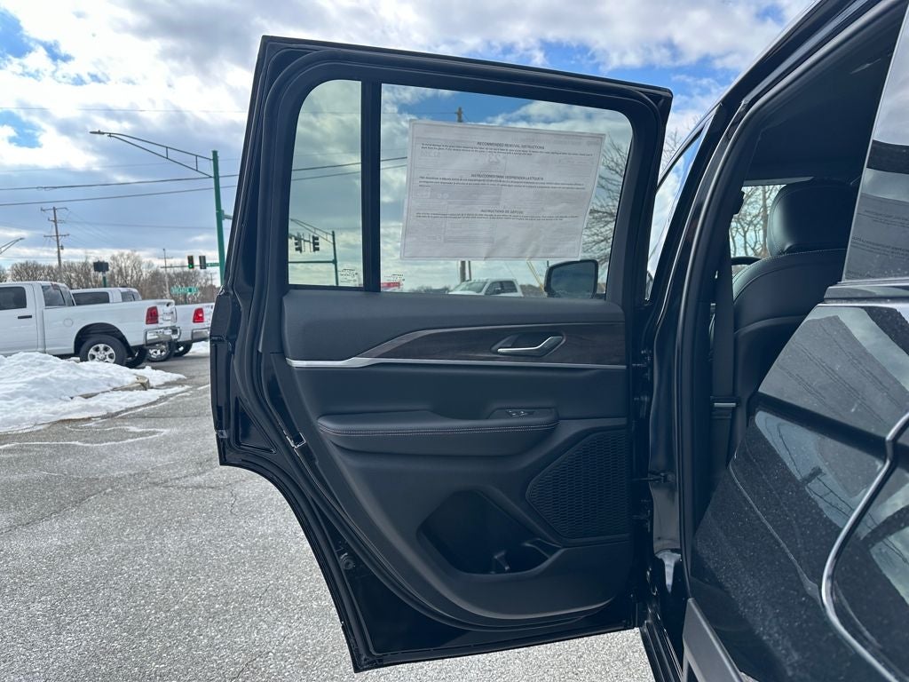 2026 Jeep Grand Cherokee GRAND CHEROKEE LAREDO ALTITUDE 4X4