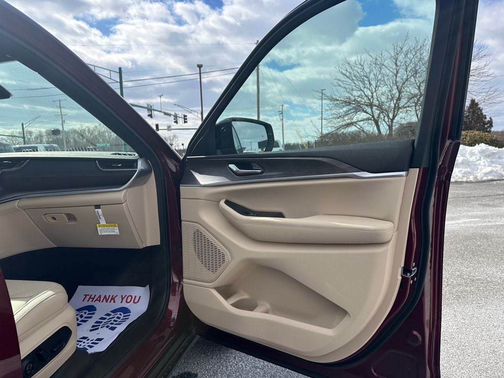 2025 Jeep Grand Cherokee GRAND CHEROKEE LIMITED 4X4