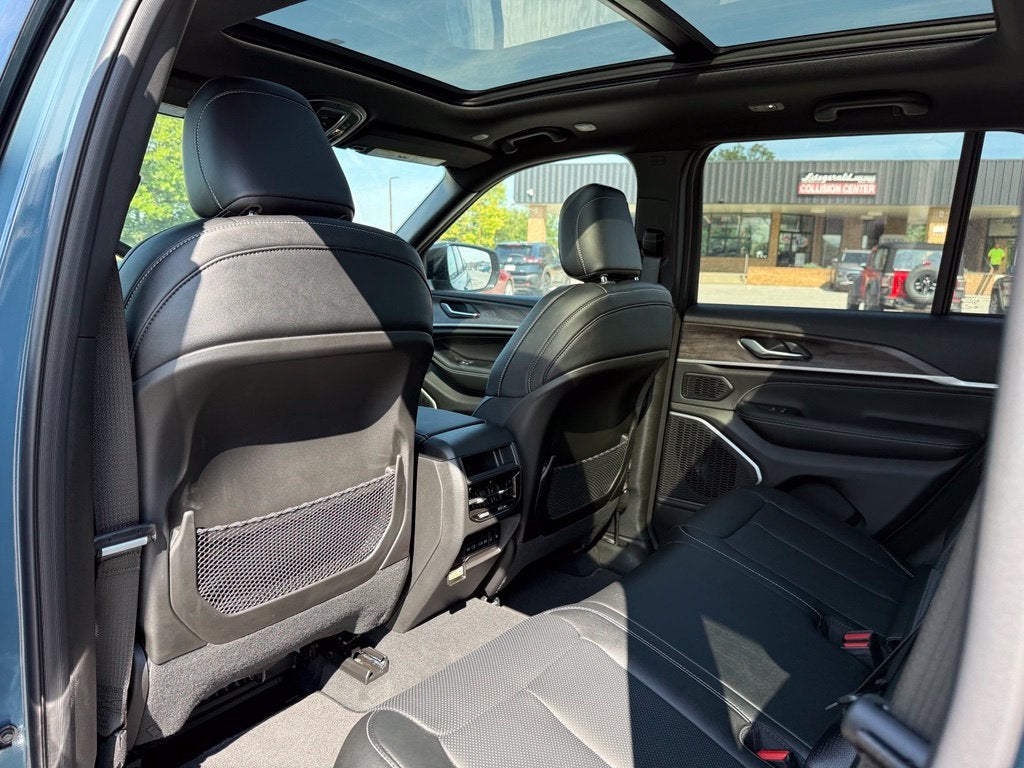 2026 Jeep Grand Cherokee GRAND CHEROKEE LIMITED RESERVE 4X4