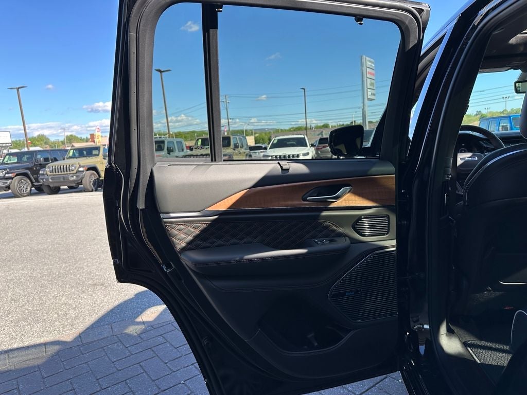 2026 Jeep Grand Cherokee GRAND CHEROKEE SUMMIT 4X4