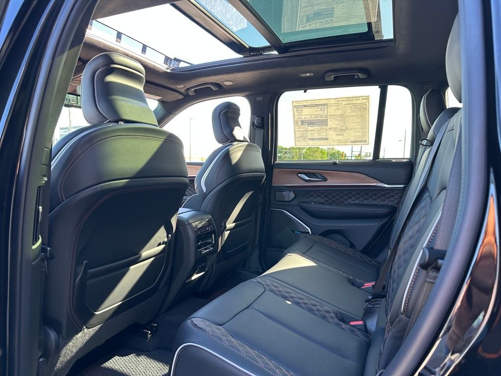 2026 Jeep Grand Cherokee GRAND CHEROKEE SUMMIT 4X4