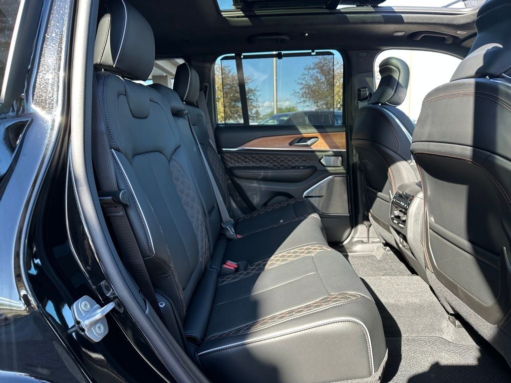 2026 Jeep Grand Cherokee GRAND CHEROKEE SUMMIT 4X4