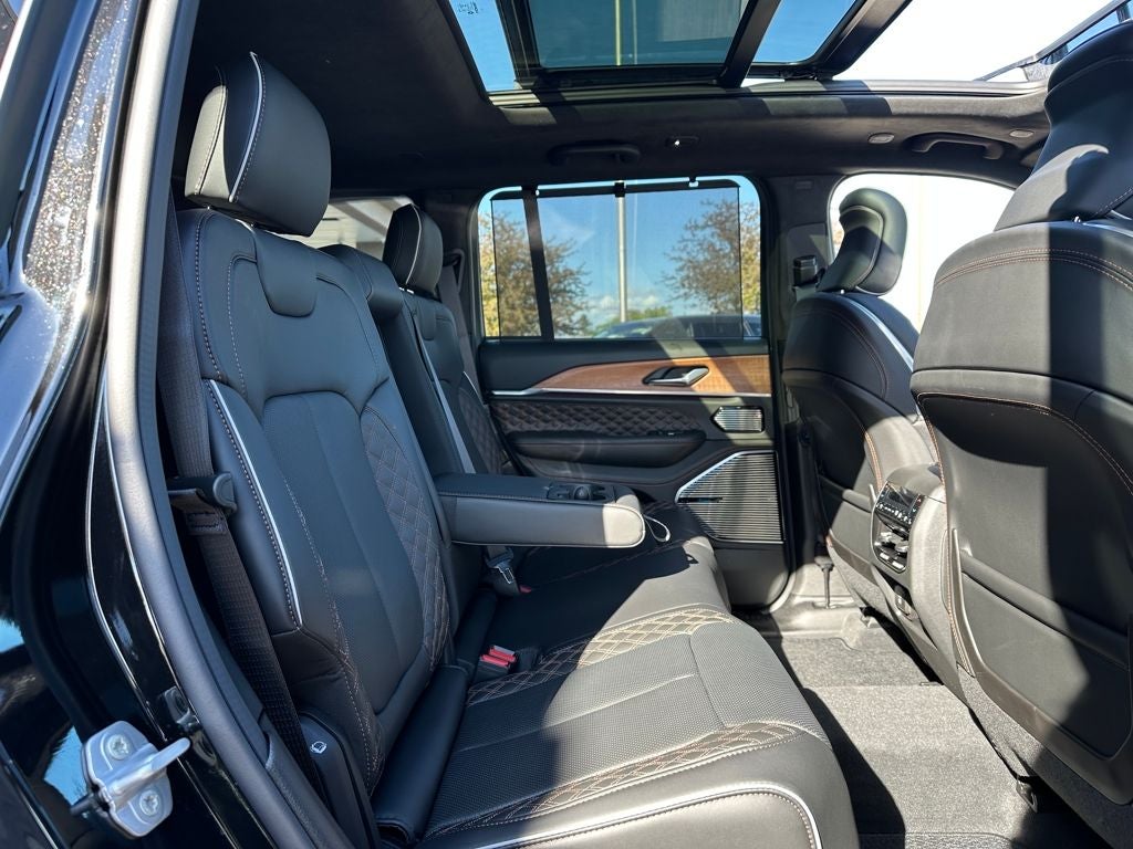 2026 Jeep Grand Cherokee GRAND CHEROKEE SUMMIT 4X4