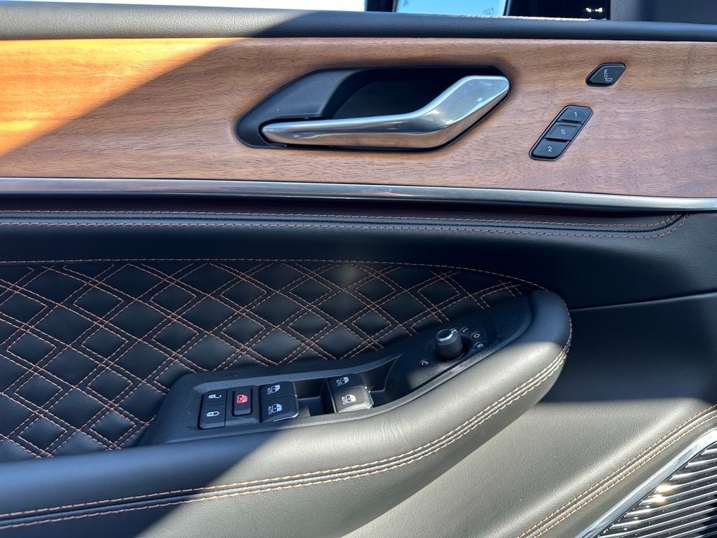 2026 Jeep Grand Cherokee GRAND CHEROKEE SUMMIT 4X4