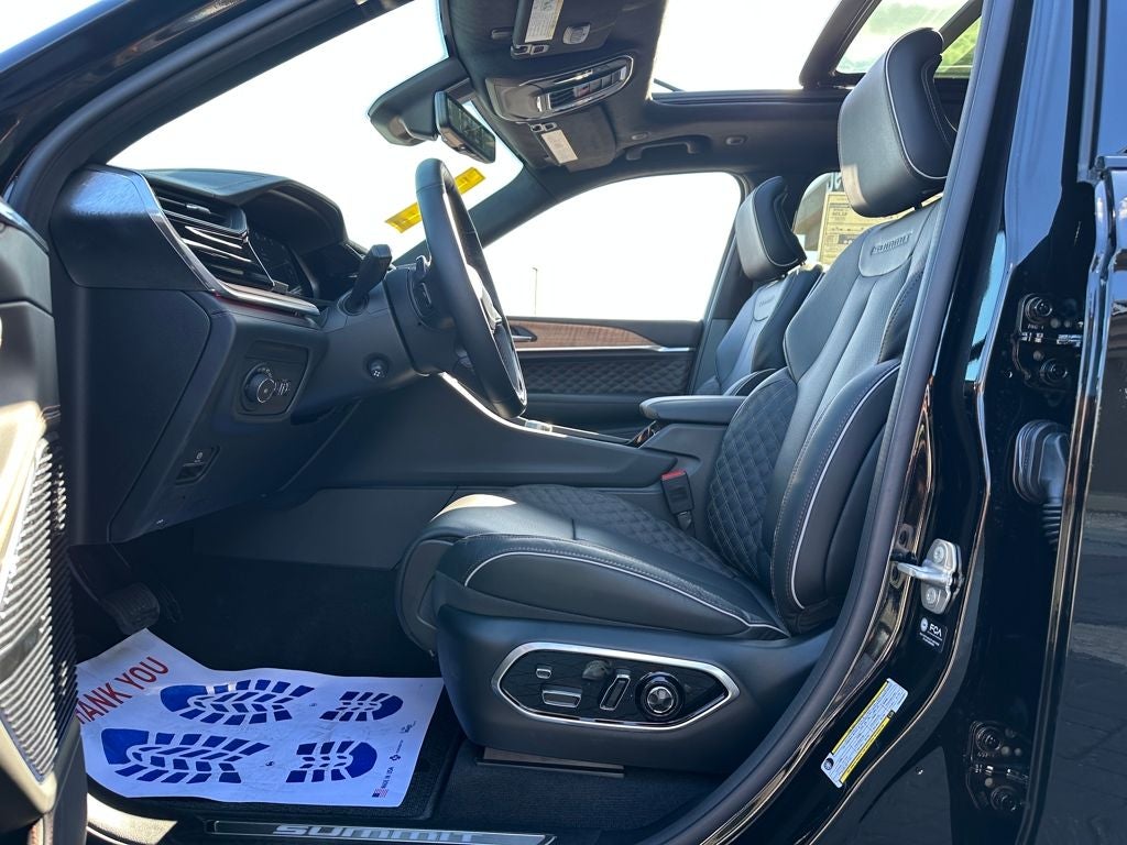 2026 Jeep Grand Cherokee GRAND CHEROKEE SUMMIT 4X4