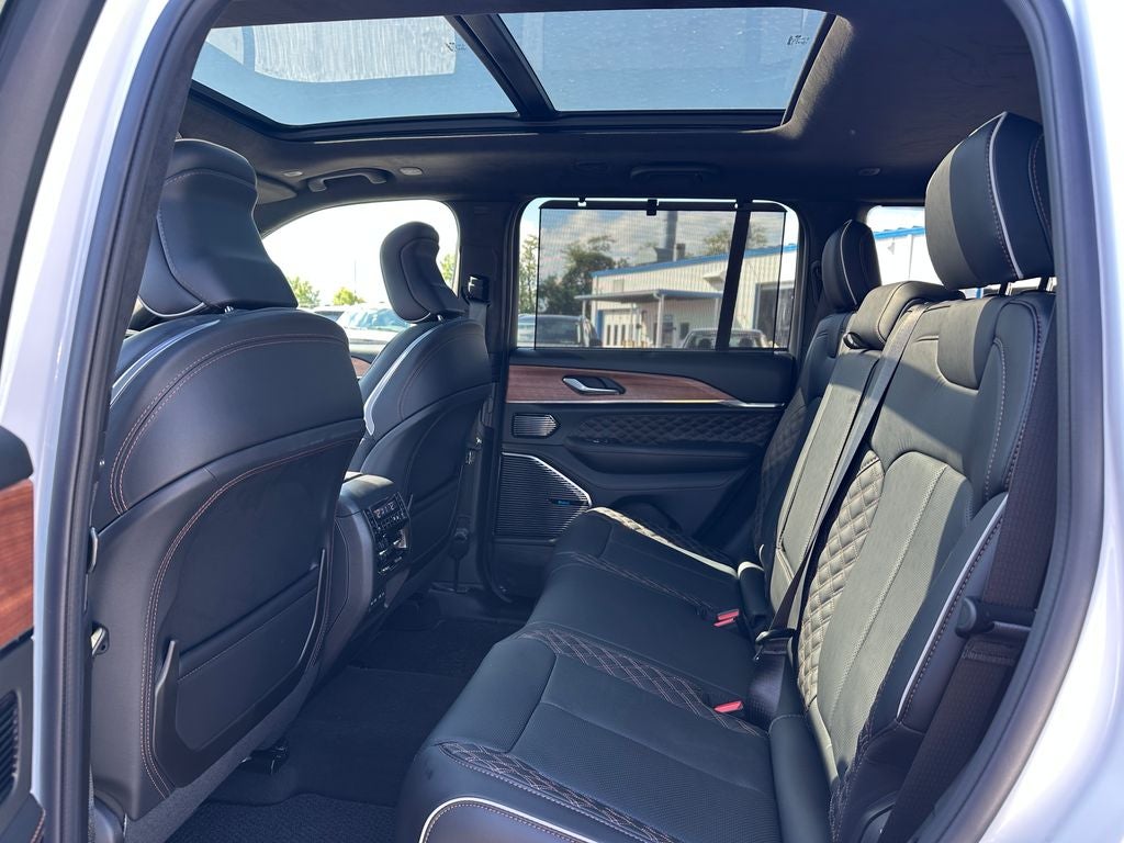 2026 Jeep Grand Cherokee GRAND CHEROKEE SUMMIT 4X4